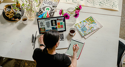 Sharing and teaching digital art to foster youth